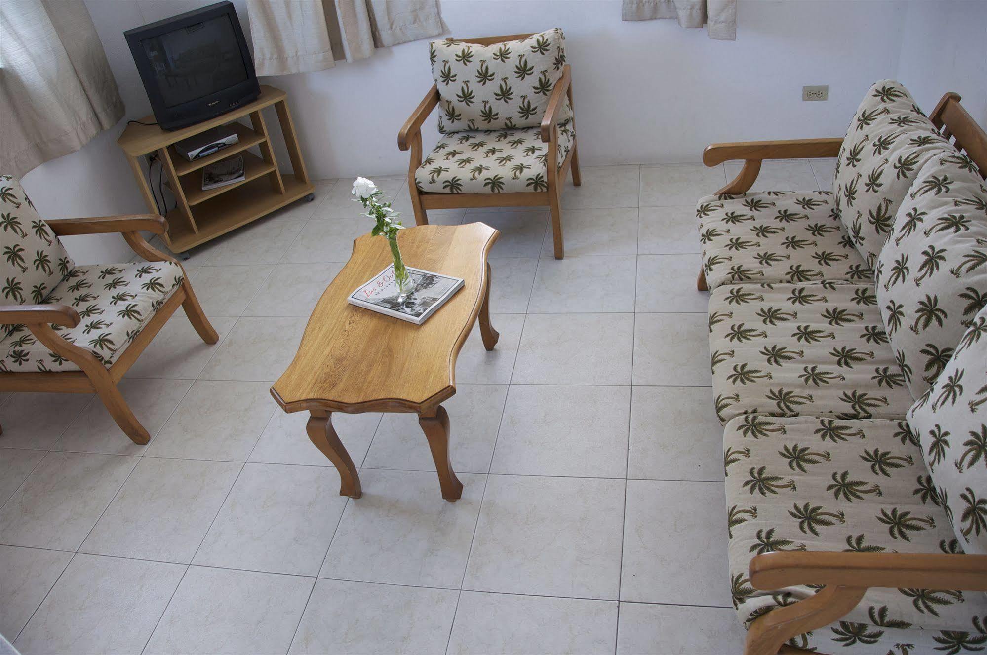 Adulo Apartments بريدج تاون المظهر الخارجي الصورة
