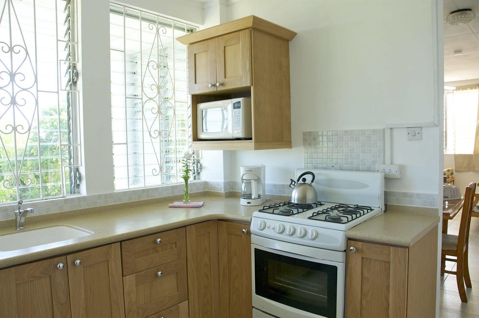 Adulo Apartments بريدج تاون المظهر الخارجي الصورة